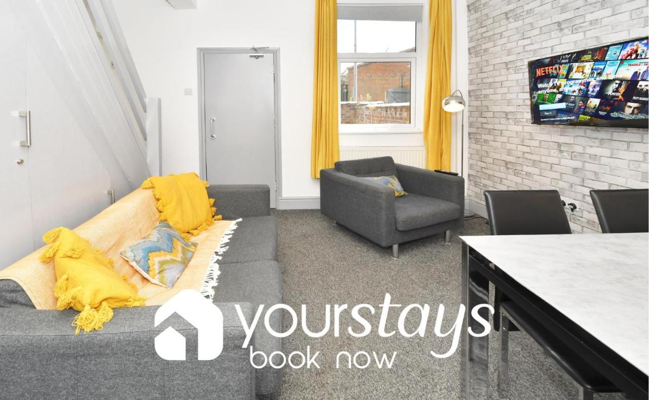 City Centre Home By The Peaks With 3 Bedrooms Stoke-on-Trent 외부 사진